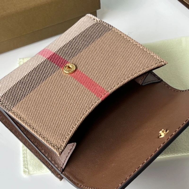 Bv*b*rry wallets 4237f-0543