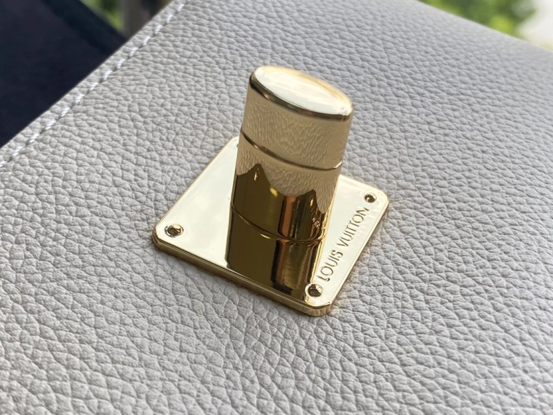 lv twist De*1m bags 4286a-0008