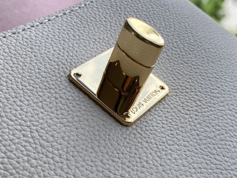 lv twist De*1m bags 4286a-0009