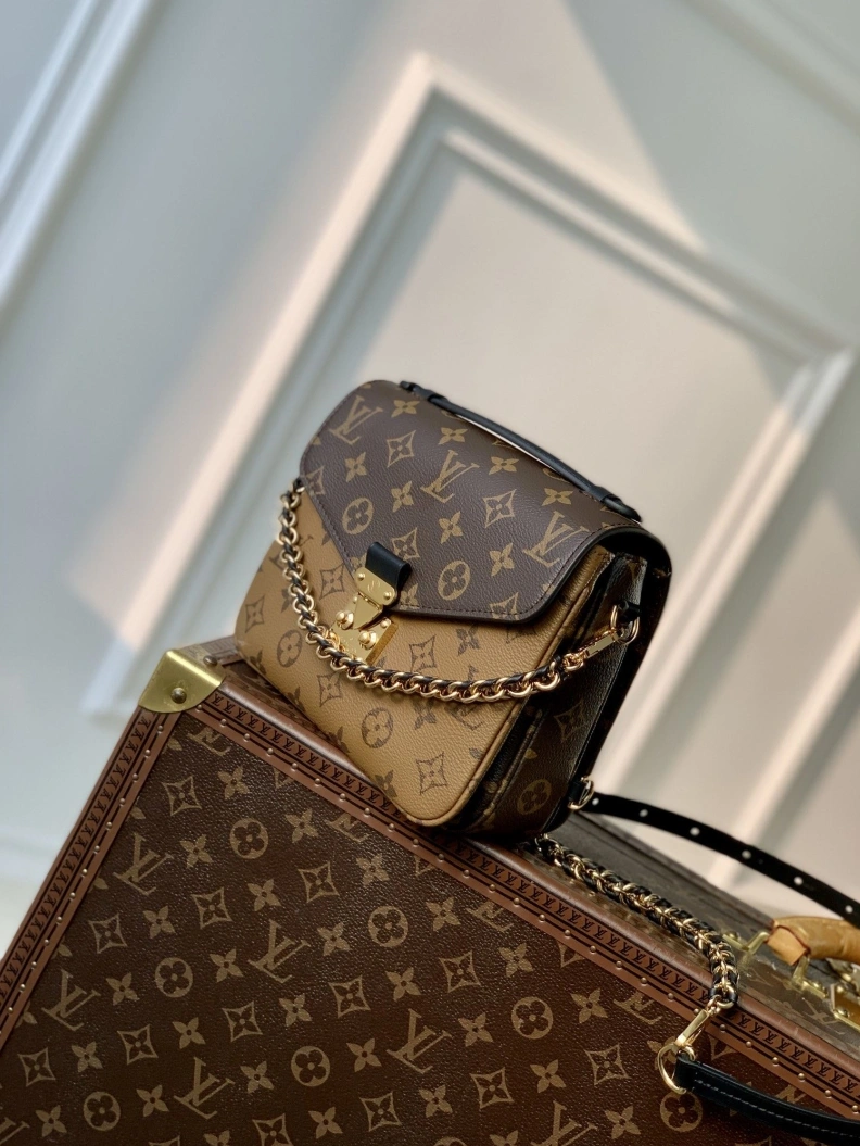 LV Backpacks 4286A-0047