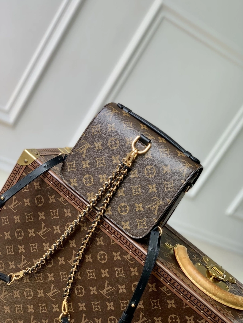 LV Backpacks 4286A-0047