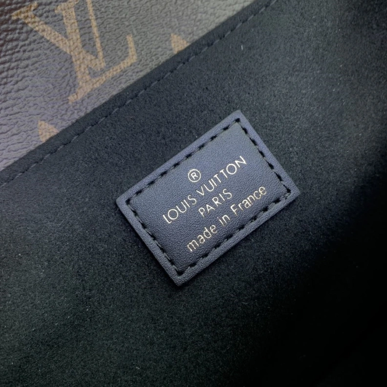 LV Backpacks 4286A-0047