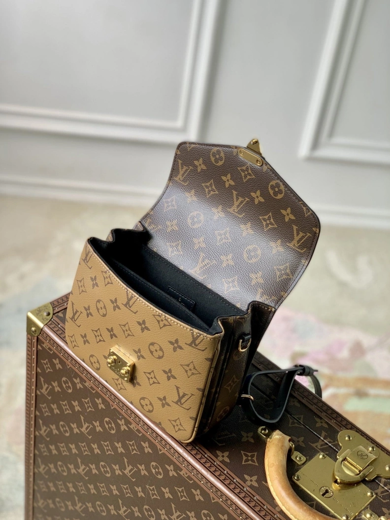 LV Backpacks 4286A-0047