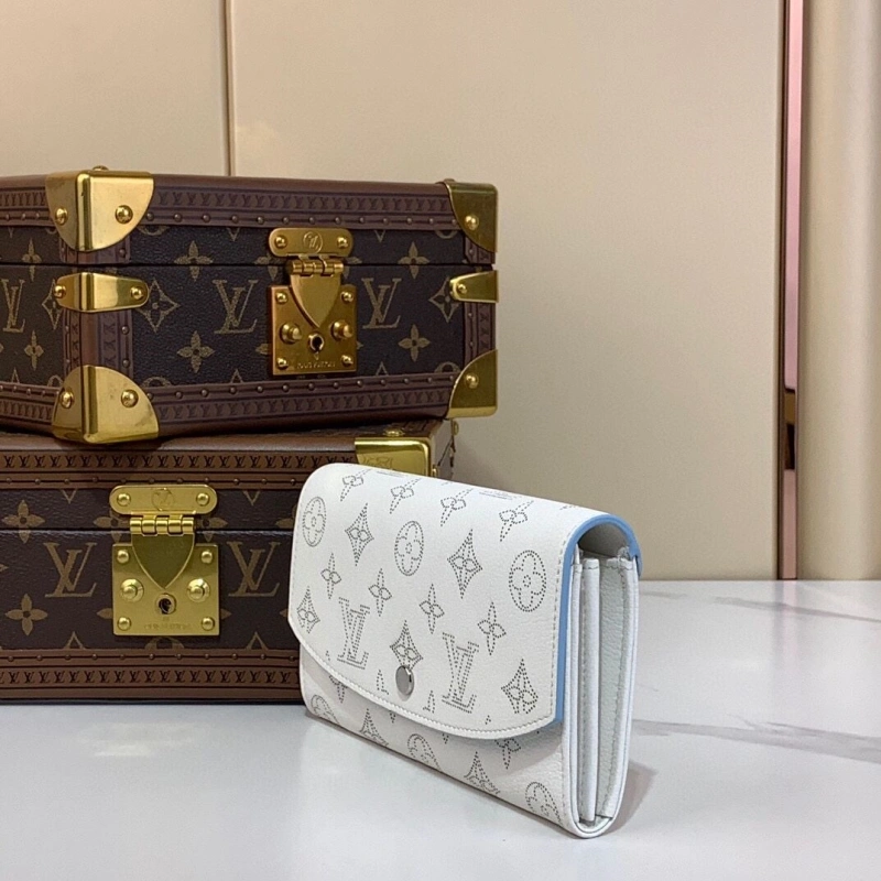 LV Wallets 4286A-0098