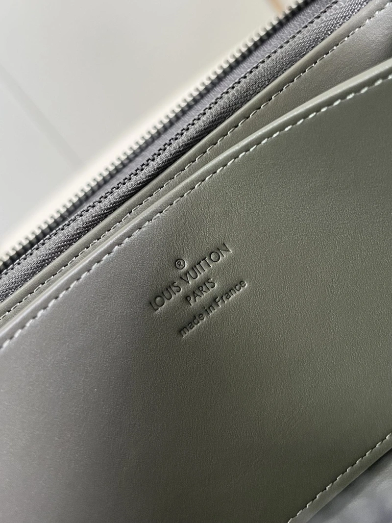 LV Wallets 4286A-0298