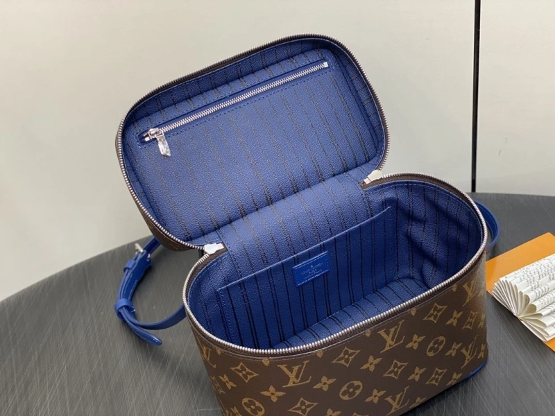 LV Cosmetic Bags 4286A-0300