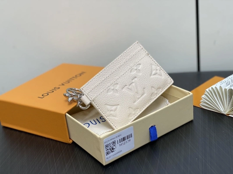 LV Wallets 4286A-0312