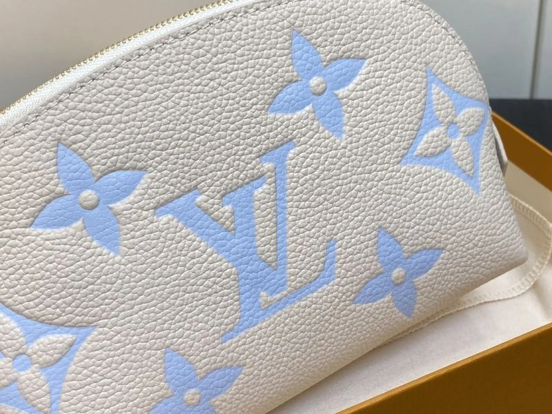 LV Clutch Bags 4286D-0093