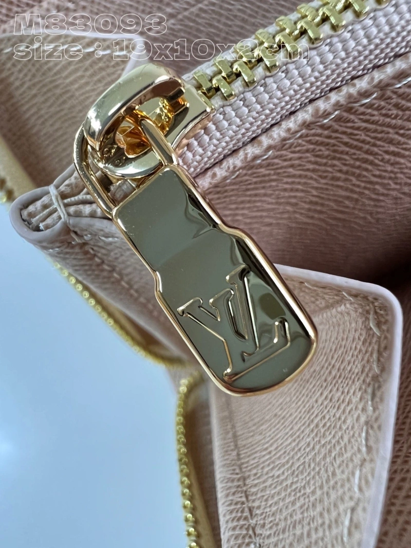 LV Wallets 4286F-0011