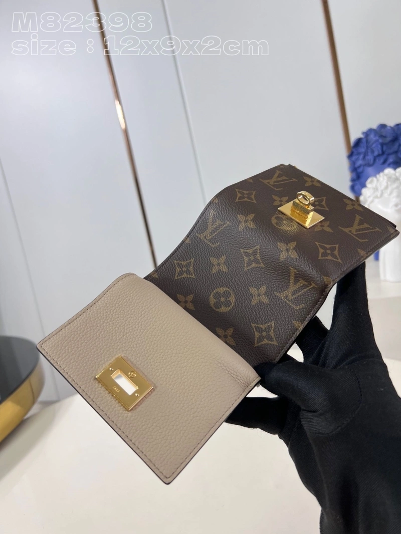 LV Wallets 4286F-0055