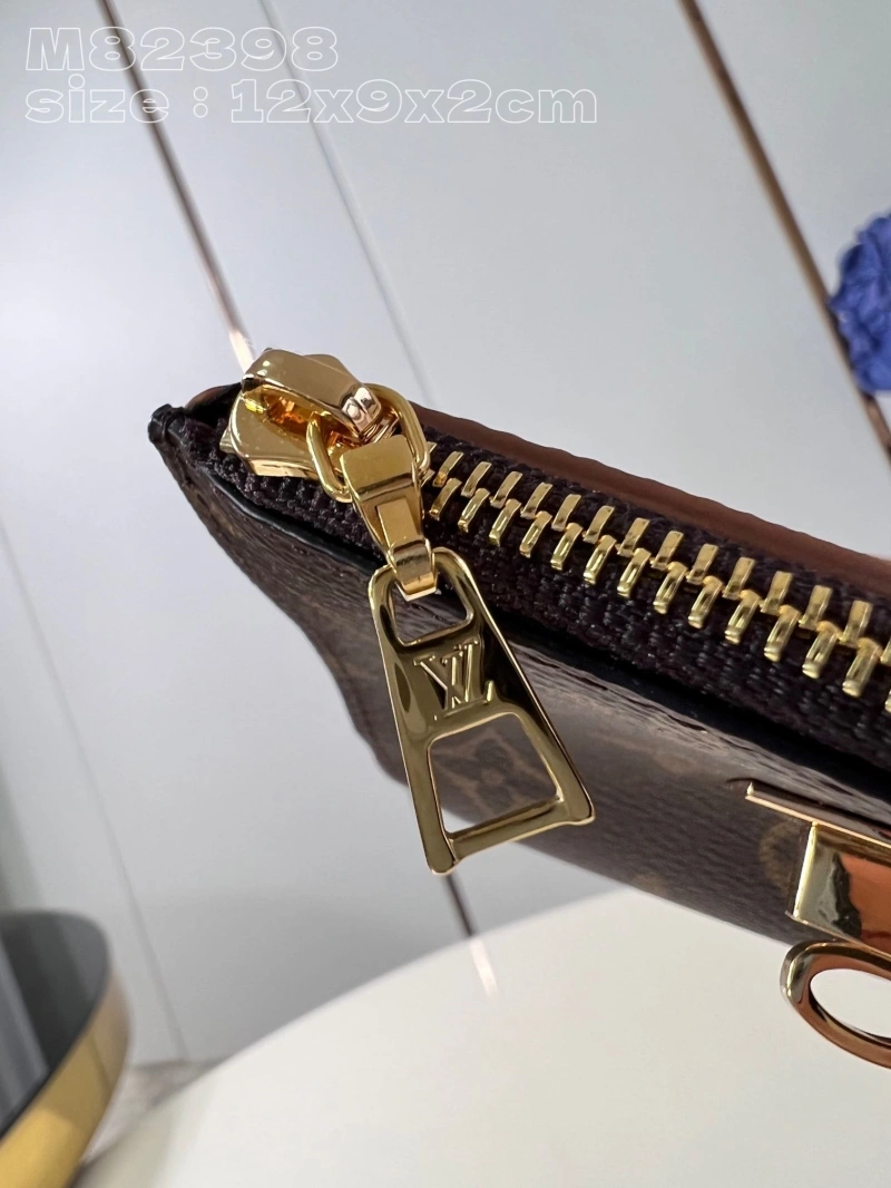 LV Wallets 4286F-0056