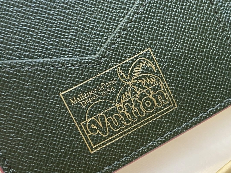 LV Wallets 4286G-0128