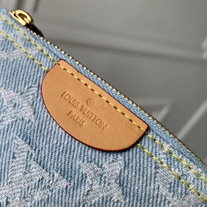 LV Wallets 4286G-0133