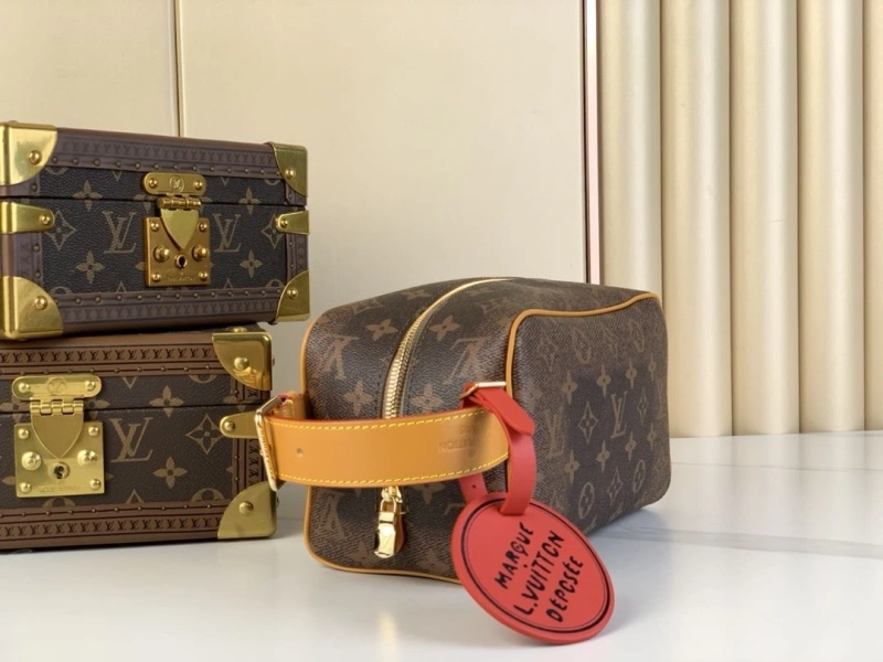 LV Cosmetic Bags 4286G-0239