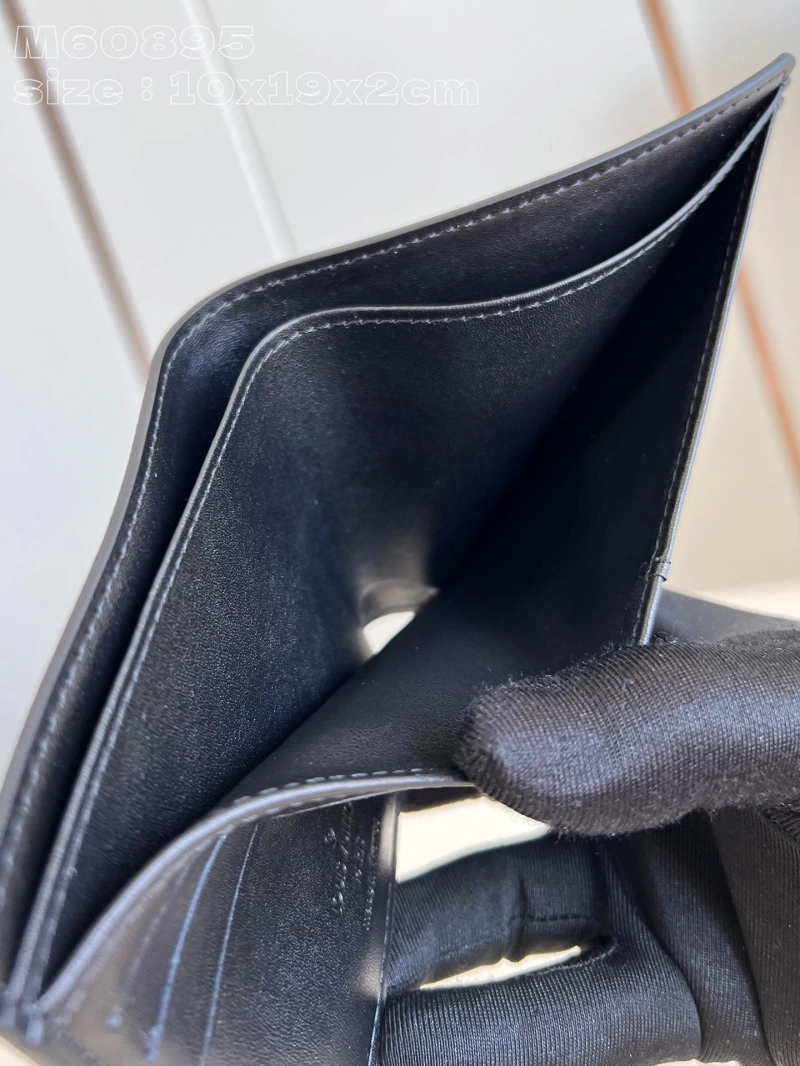 LV Wallets 4286G-0271