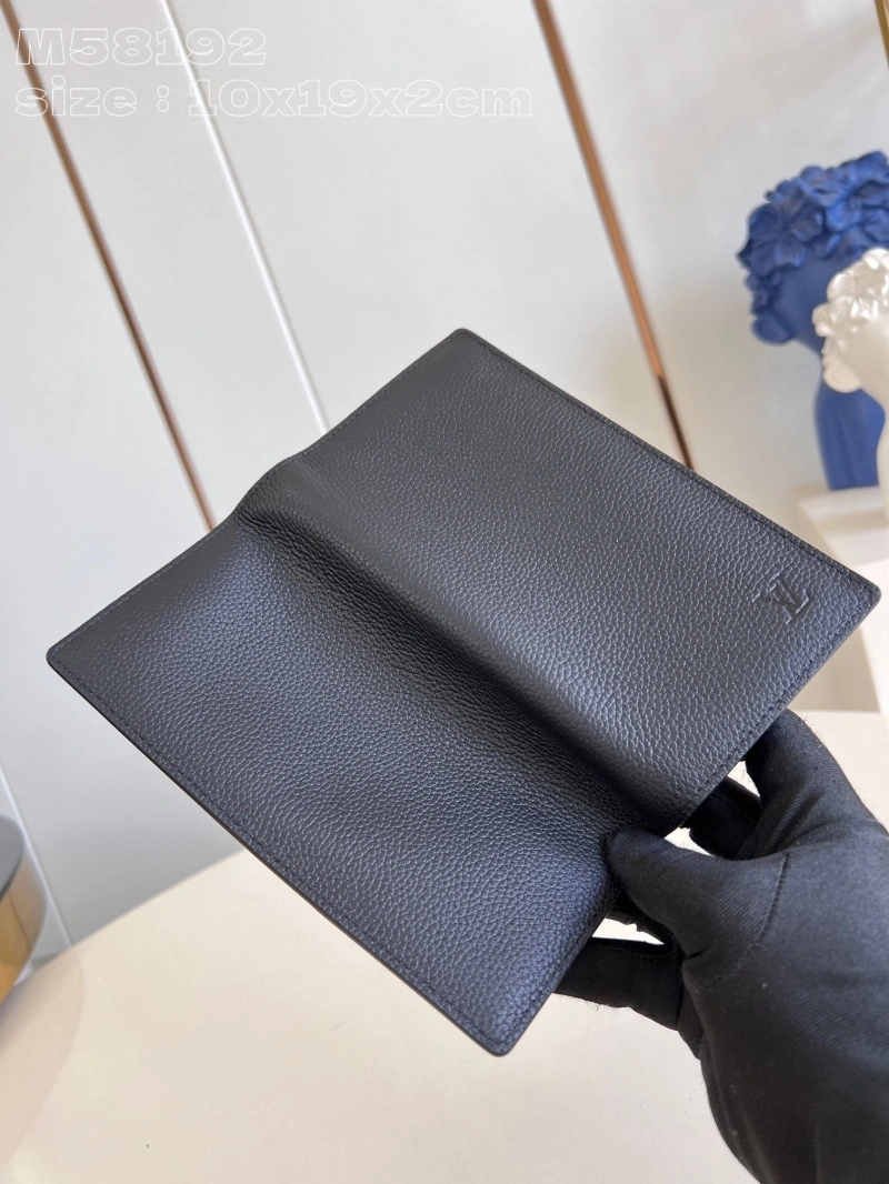 LV Wallets 4286G-0272