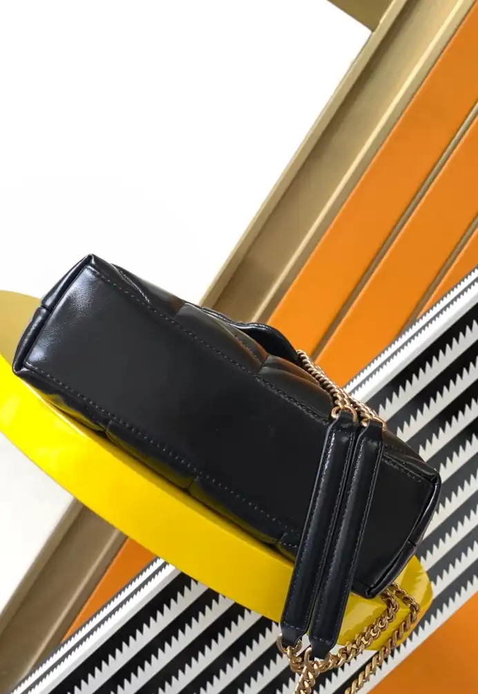 Gvc*1 satchel bags 4334b-0020