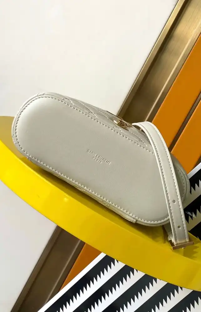 Gvc*1 cosmetic bags 4334b-0024