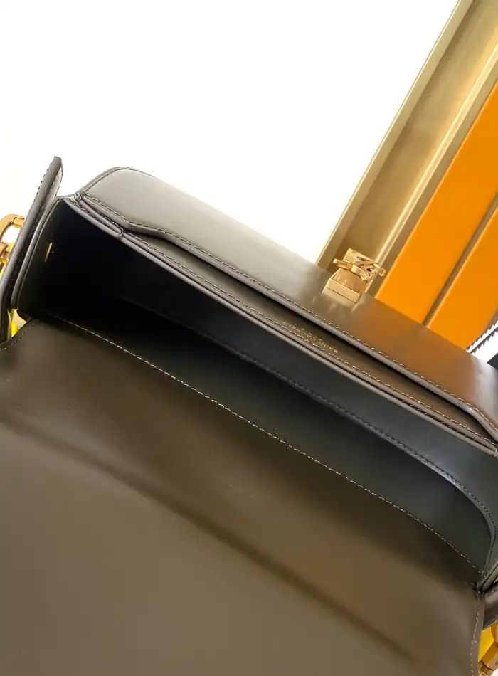 Gvc*1 top handle bags 4334b-0030