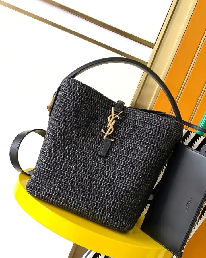 Gvc*1 bucket bags 4334b-0036