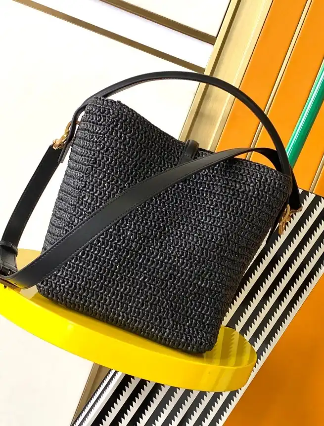 Gvc*1 bucket bags 4334b-0036