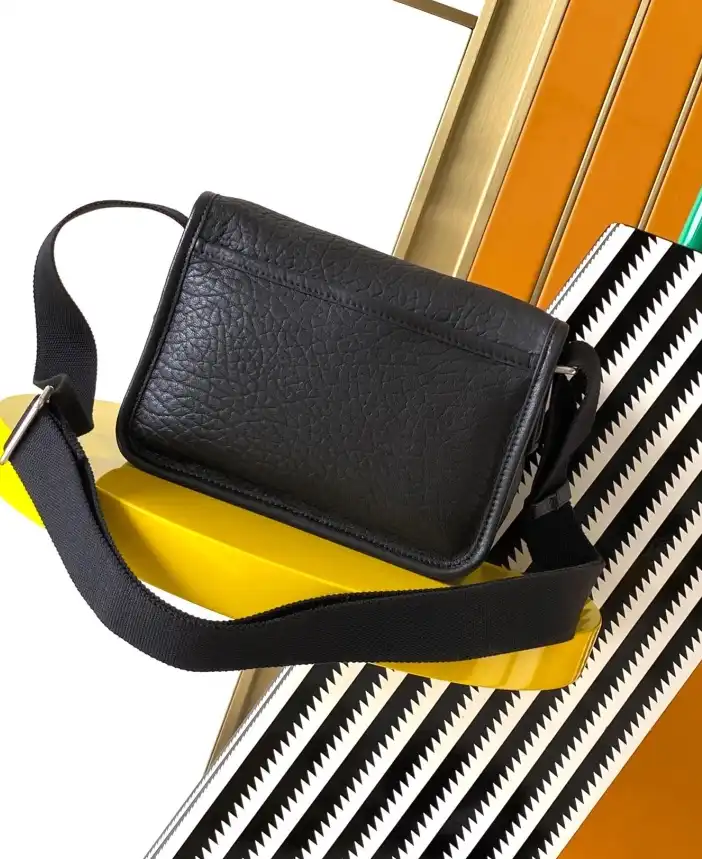 Gvc*1 satchel bags 4334b-0043