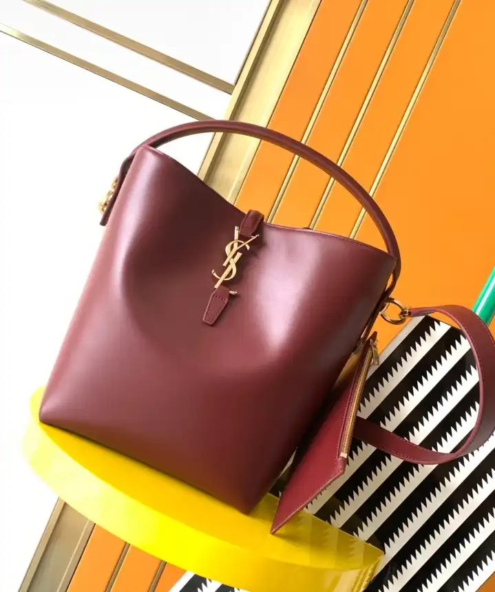 Gvc*1 bucket bags 4334b-0060