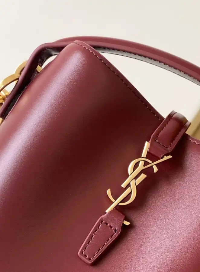 Gvc*1 bucket bags 4334b-0062