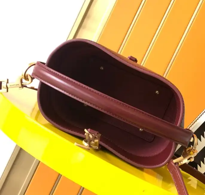 Gvc*1 bucket bags 4334b-0062