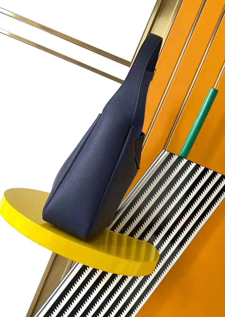 Gvc*1 top handle bags 4334b-0063