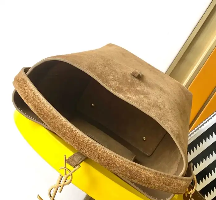Gvc*1 bucket bags 4334b-0074