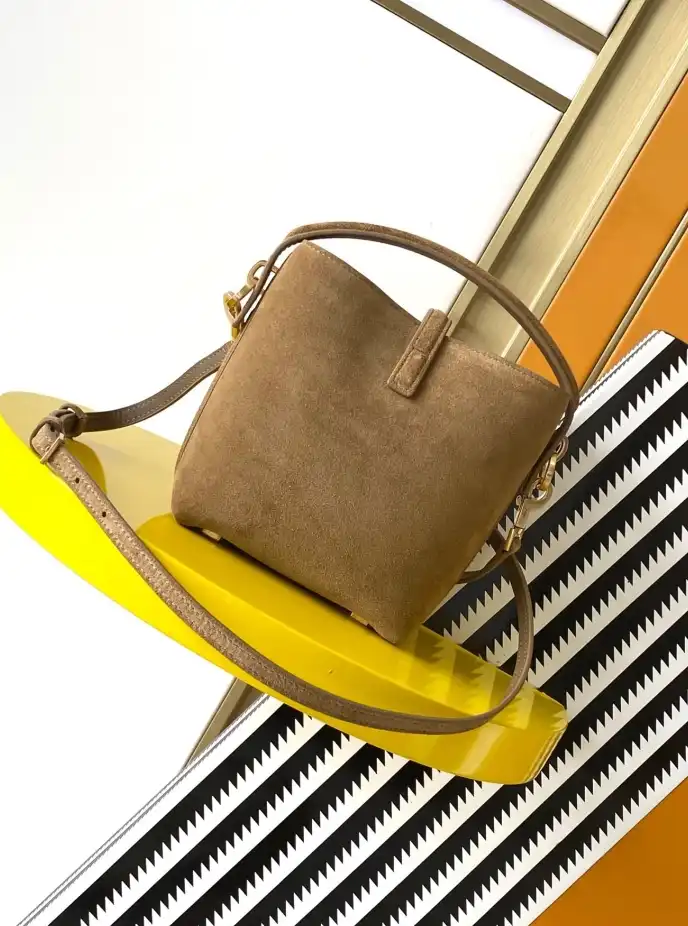 Gvc*1 bucket bags 4334b-0075