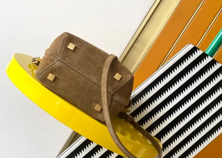 Gvc*1 bucket bags 4334b-0075