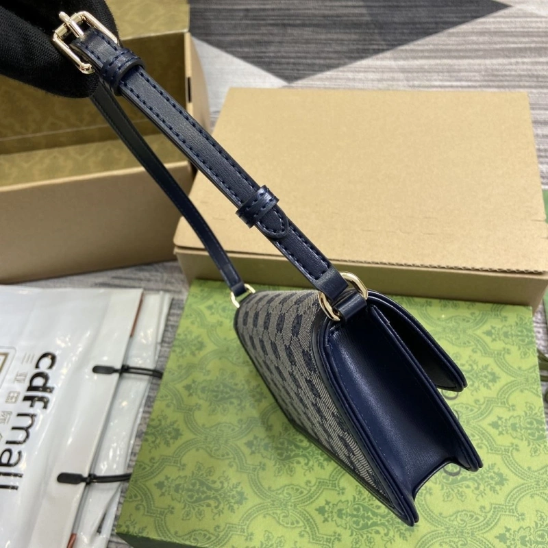 Gvc*1 top handle bags 4360c-0856