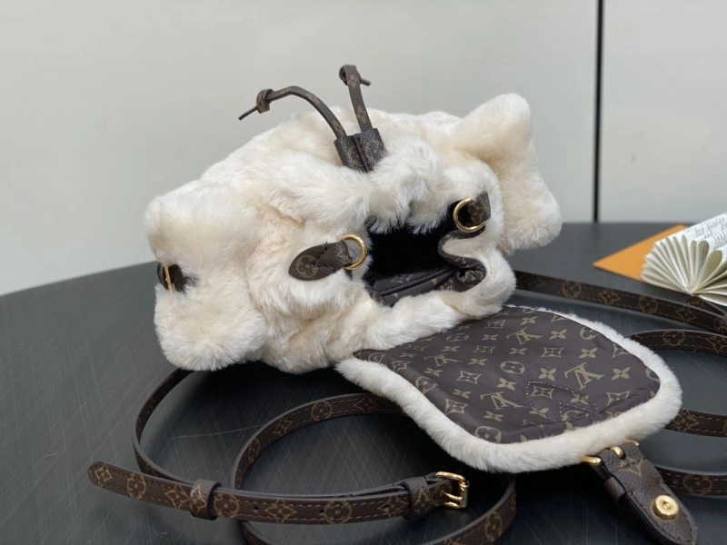 LV Backpacks 4365A-0120