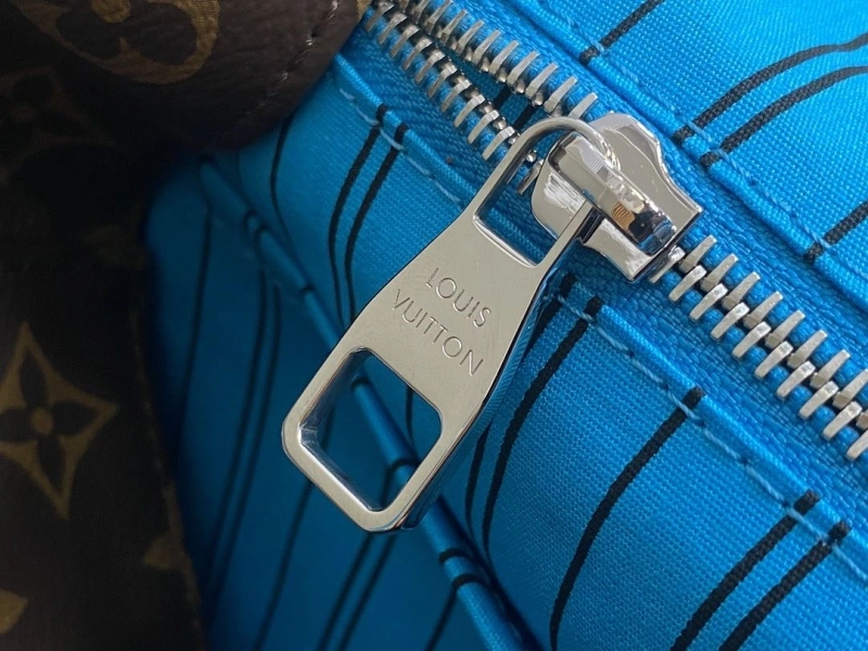 LV Backpacks 4365A-0122