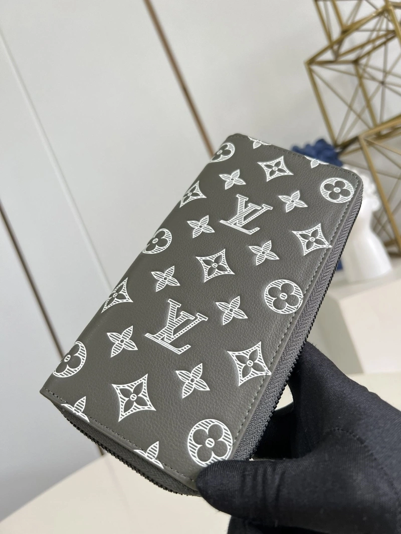 LV Wallets 4365A-0192