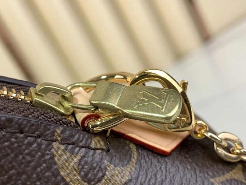 LV Cosmetic Bags 4365A-0239