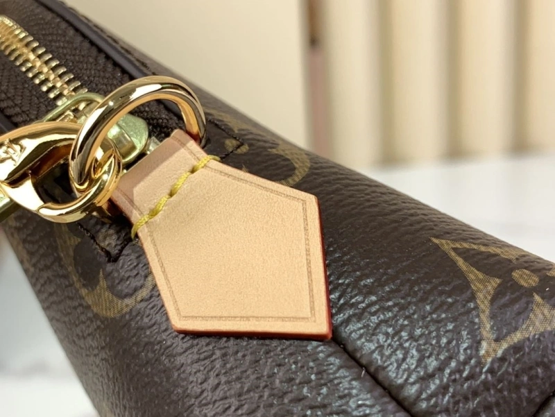 LV Cosmetic Bags 4365A-0239