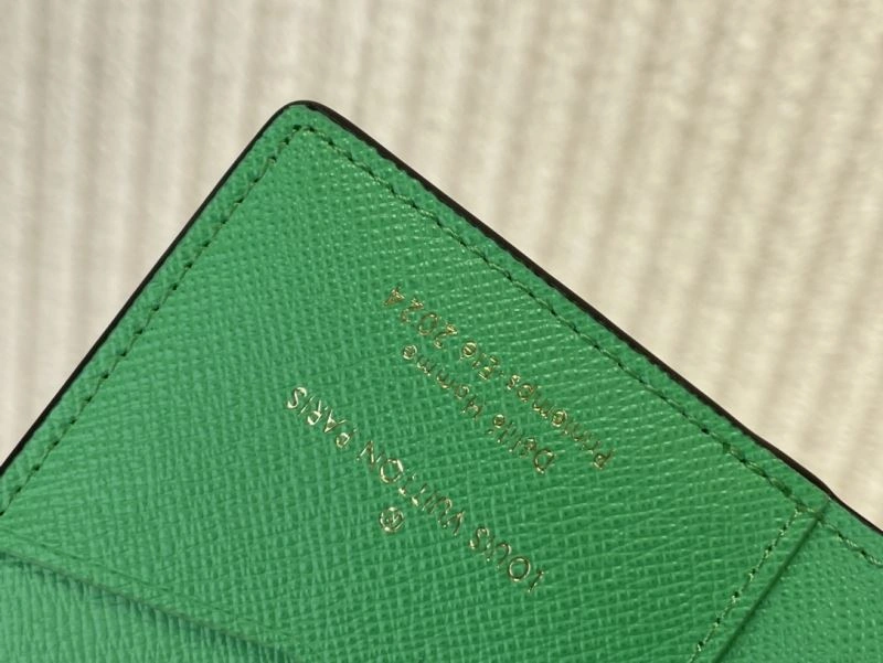 LV Wallets 4365F-0033