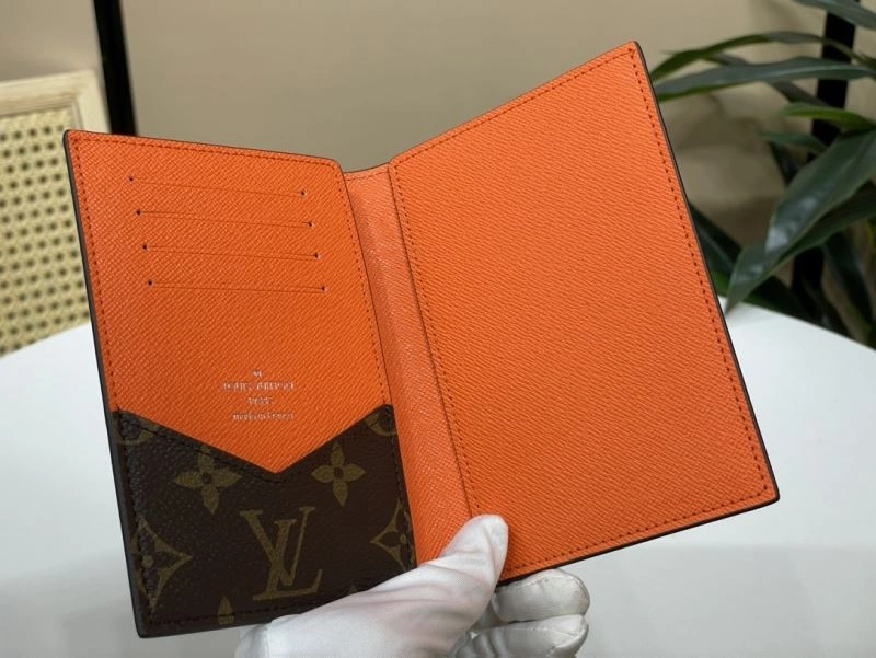 LV Wallets 4365F-0053