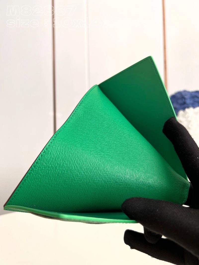 LV Wallets 4365F-0097