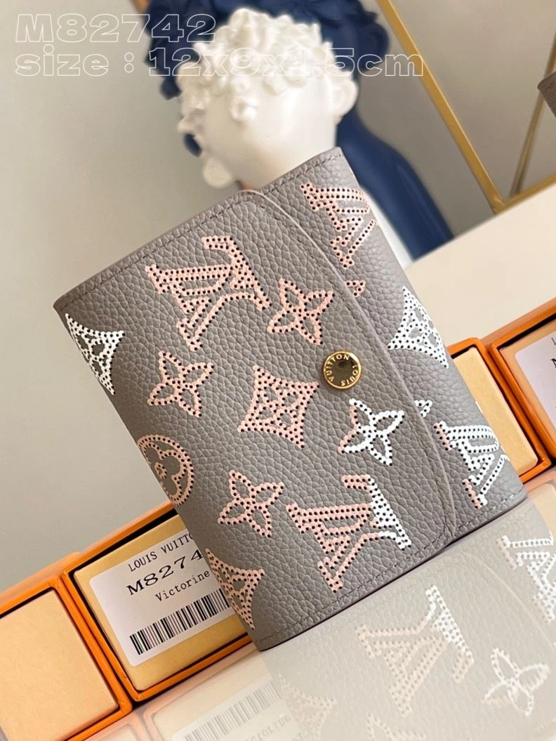 LV Wallets 4365F-0196