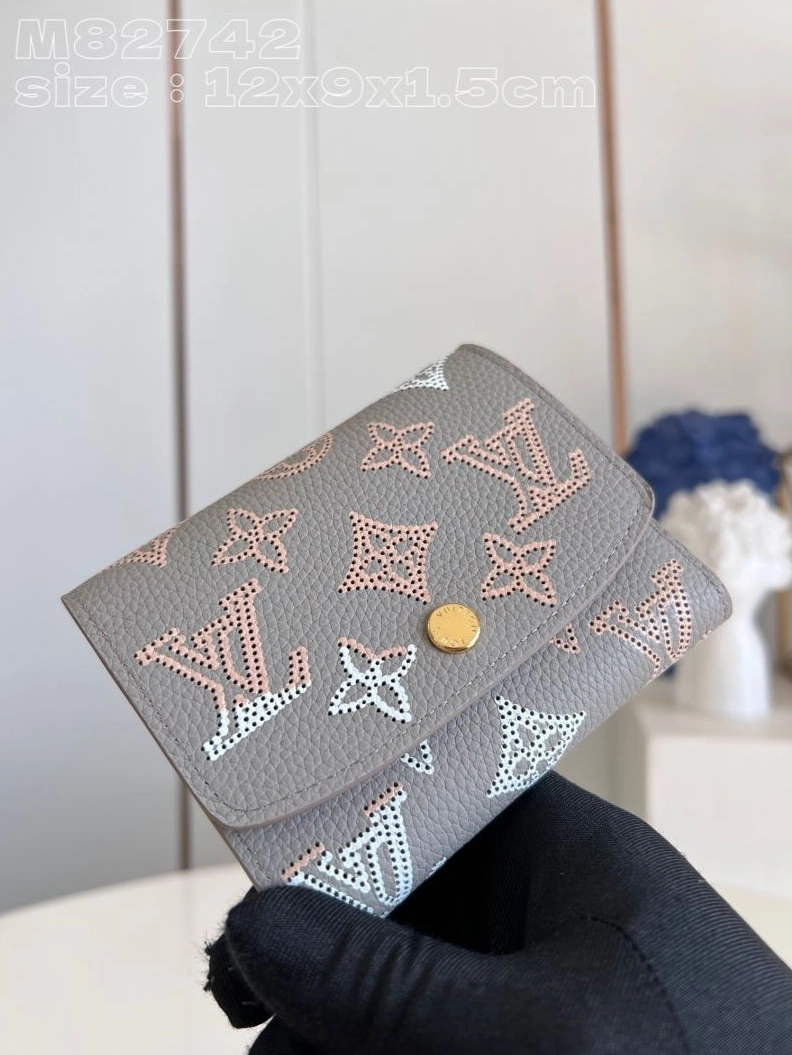 LV Wallets 4365F-0196