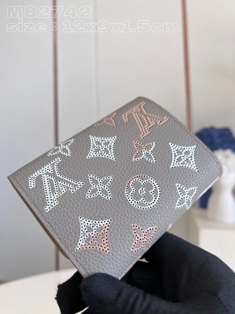 LV Wallets 4365F-0196