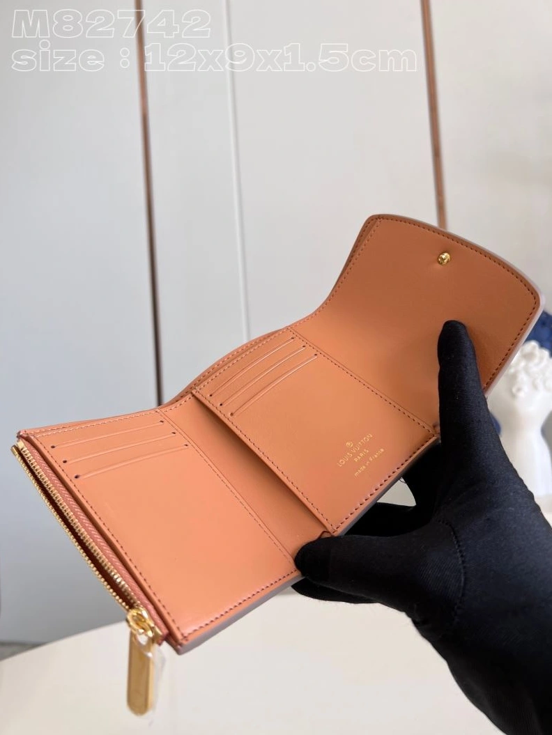 LV Wallets 4365F-0196