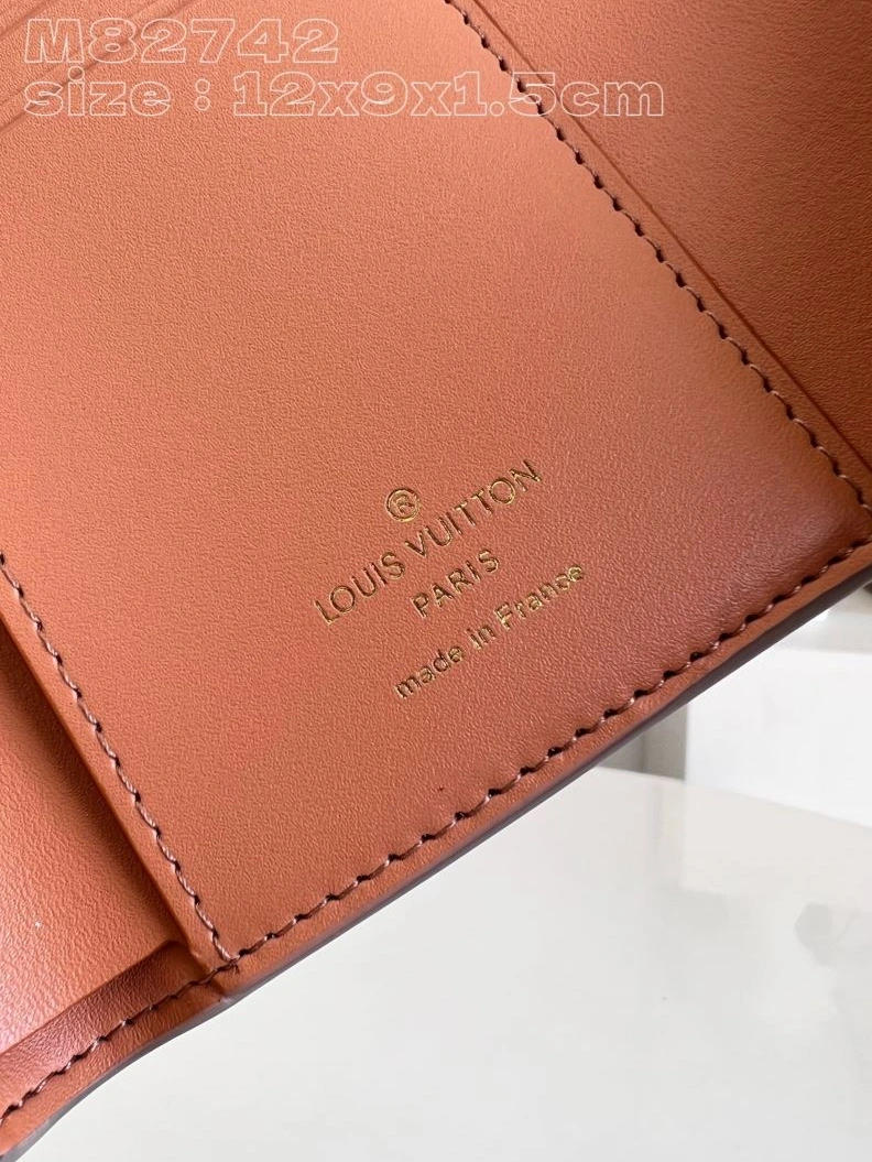 LV Wallets 4365F-0196
