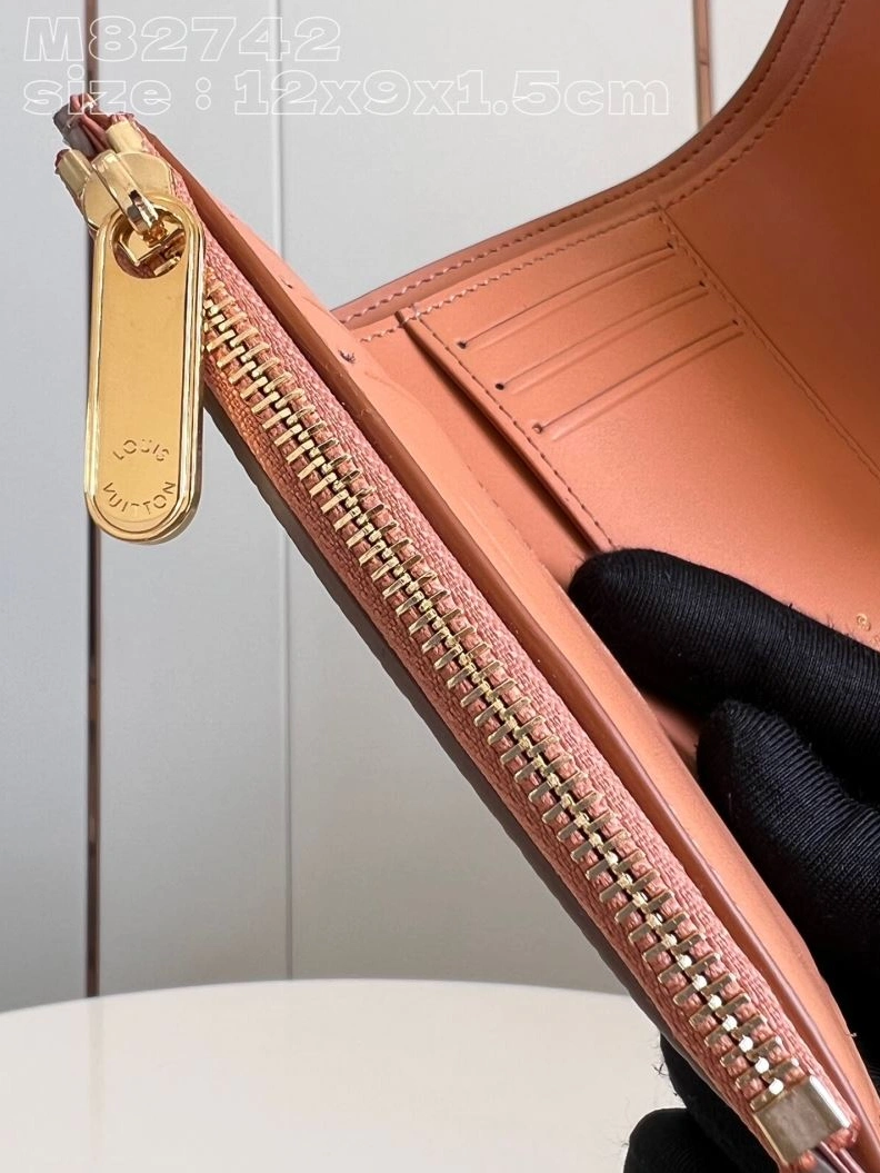LV Wallets 4365F-0196