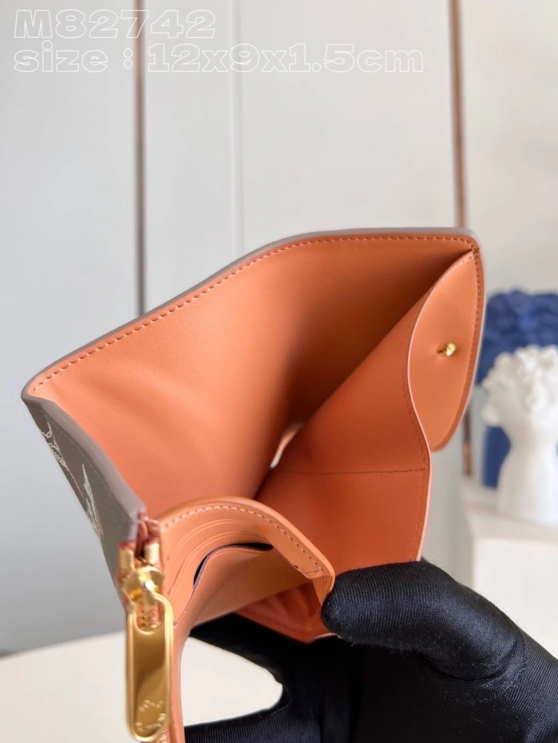 LV Wallets 4365F-0196