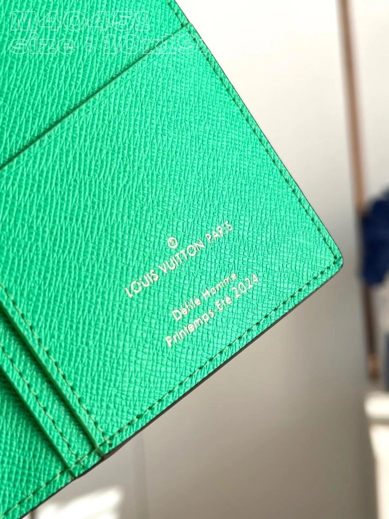 LV Wallets 4365F-0221